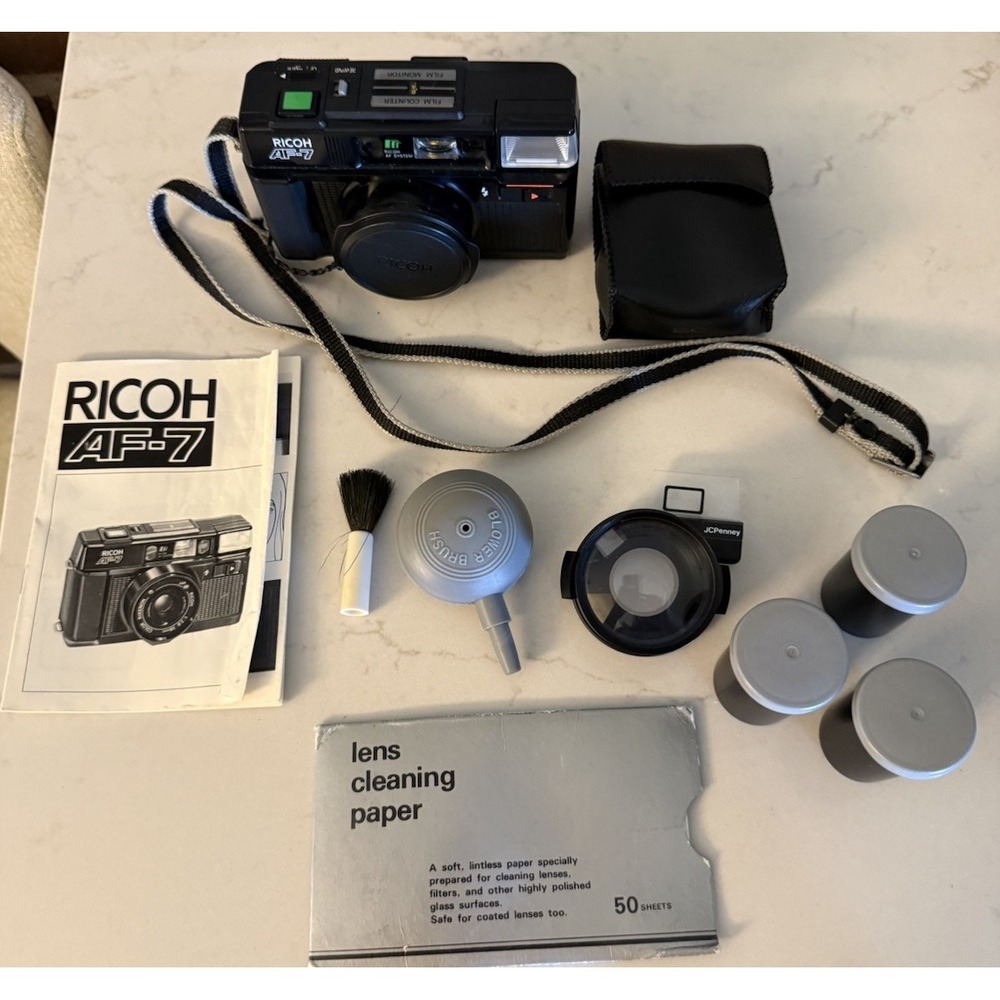 Ricoh AF-7 35mm Camera + Telephoto Lens w/Carrying Case & Rolls of Film TESTED!